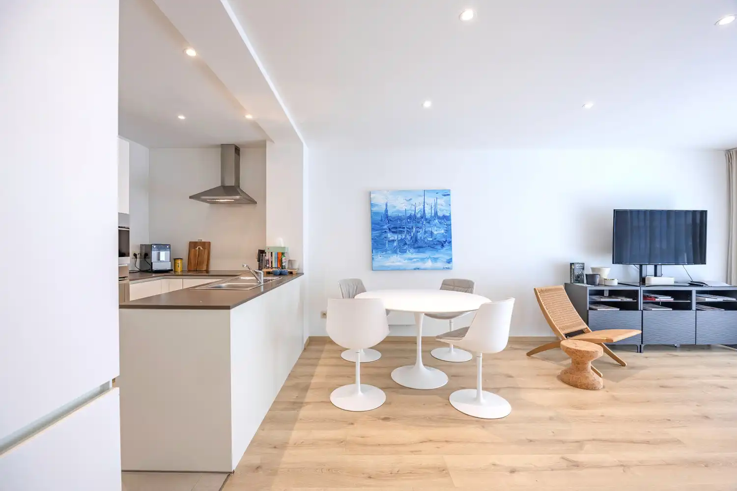 Goed gelegen 2 slaapkamerappartement met zijdelings zeezicht foto 17