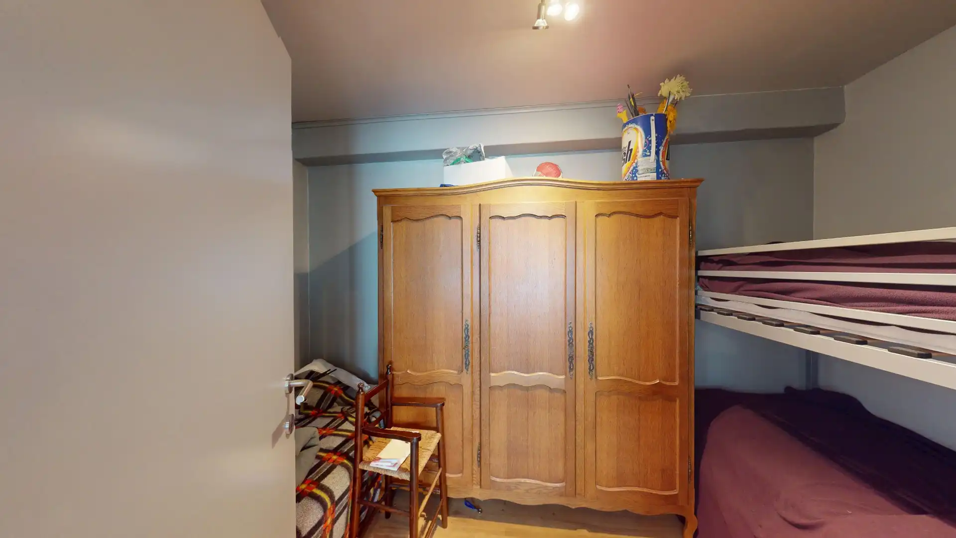 Ruim appartement met 3 slaapkamers en fantastisch uitzicht aan de Zeedijk in Heist-aan-Zee - Te koop! foto 10