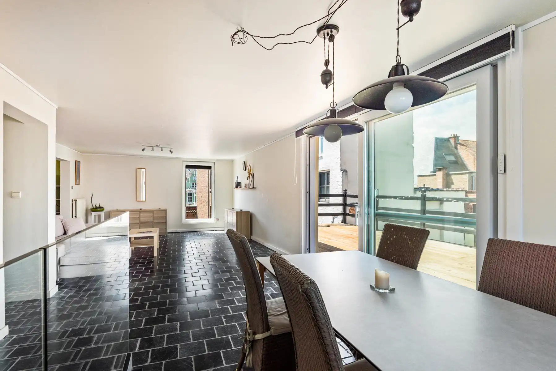 Unieke duplex in Mechelen 3 kamers + badkamer & 40 m² terras foto 2