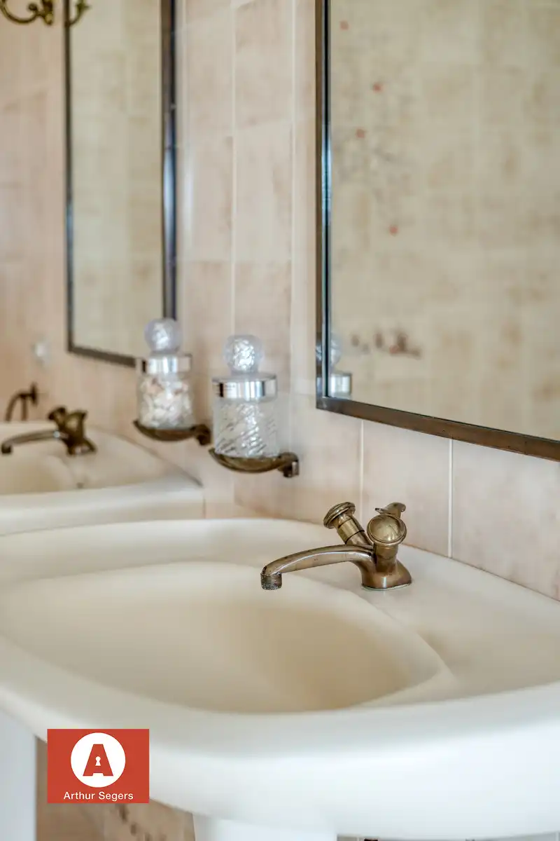 Uitzonderlijk ruime en rustig gelegen villa op 17a 32ca foto 19