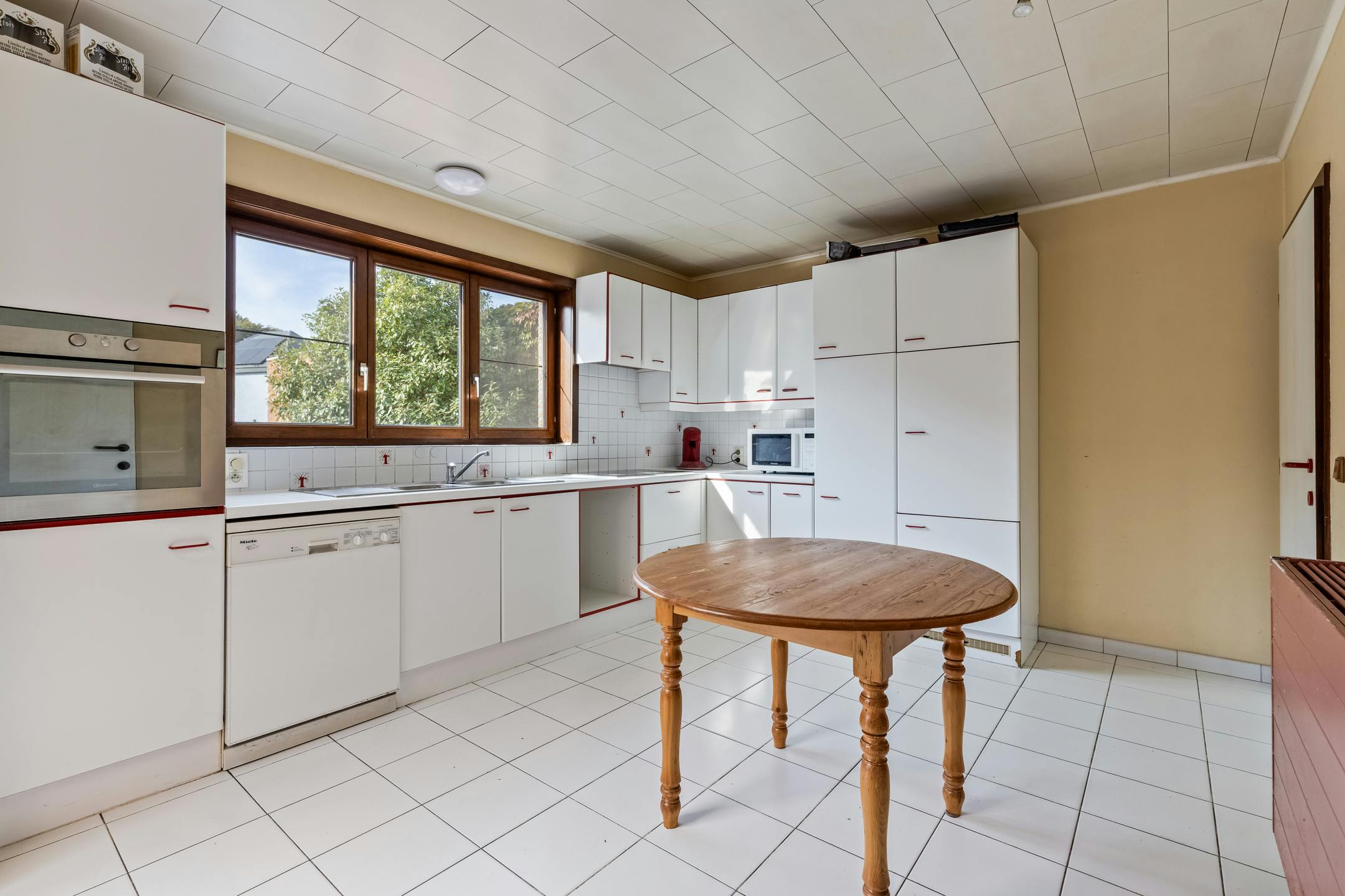 Ruime woning met 3 slaapkamers, garage en tuin in Berlare! foto 4