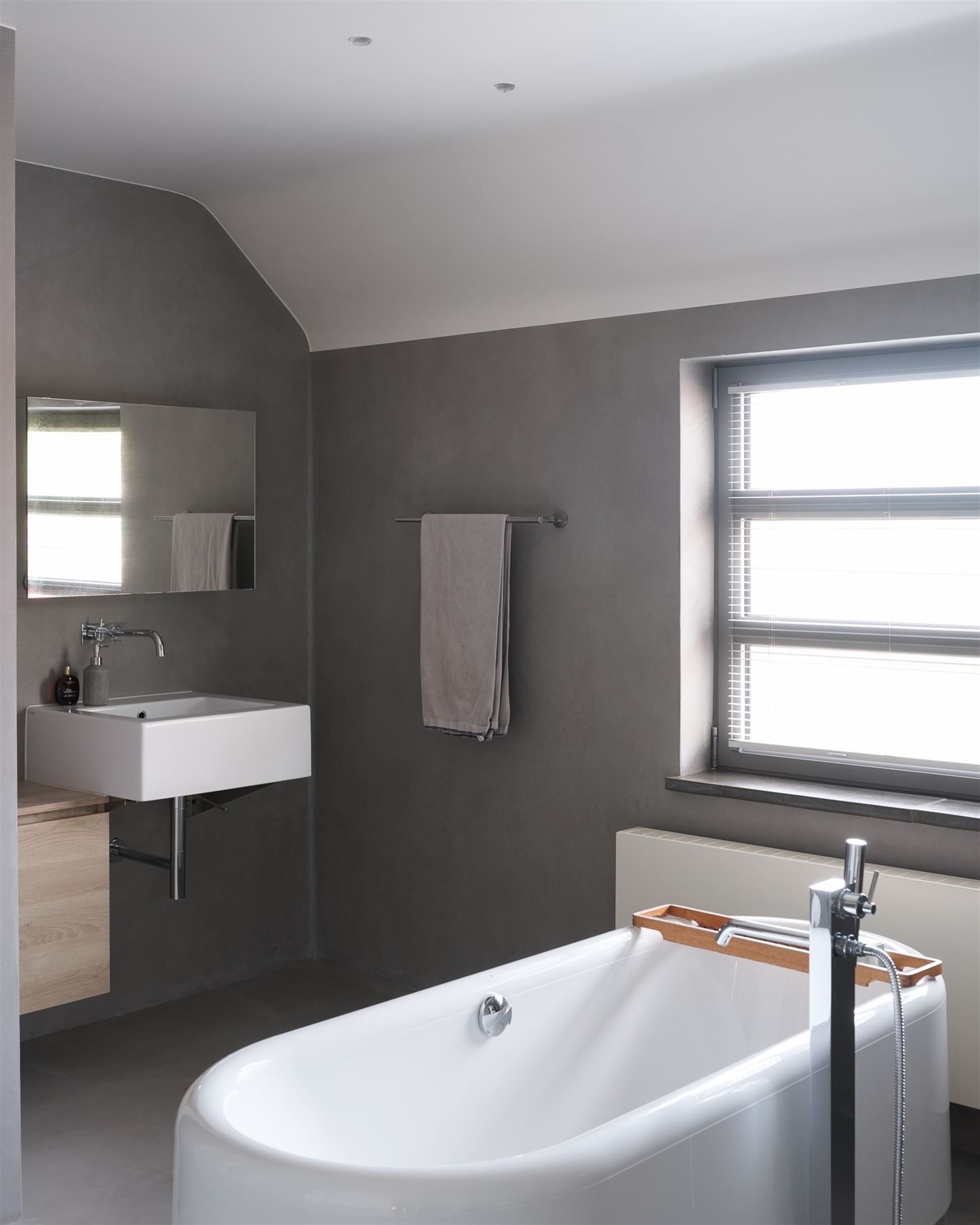 Hoogwaardig afgewerkte herenwoning met zicht op groen en volledige privacy in het hart van Bottelare. foto 41