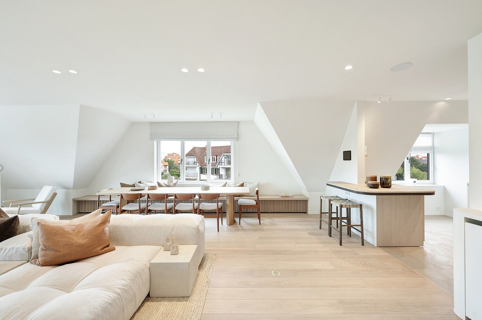 Uitzonderlijk hoekappartement van 188m² met open zicht op de Approach Golf in hartje Zoute. foto 4