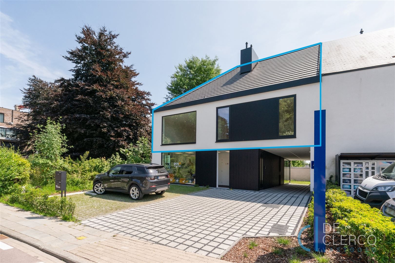Piekfijn gerenoveerd appartement te koop, centrum Lochristi! foto {{pictureIndex}}