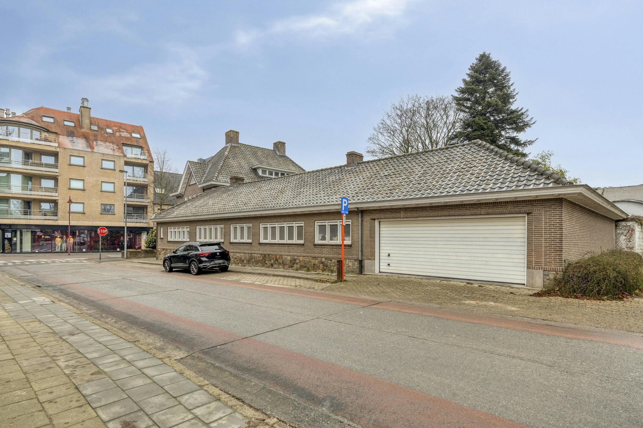 Riante villa met praktijkruimte foto 21