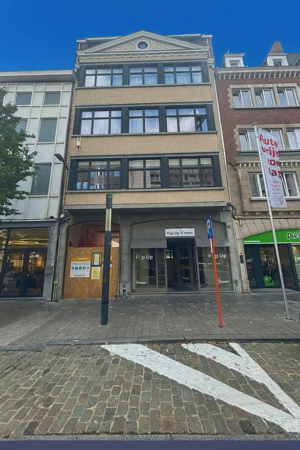 2-slaapkamer appartement te huur in centrum Kortrijk foto 14