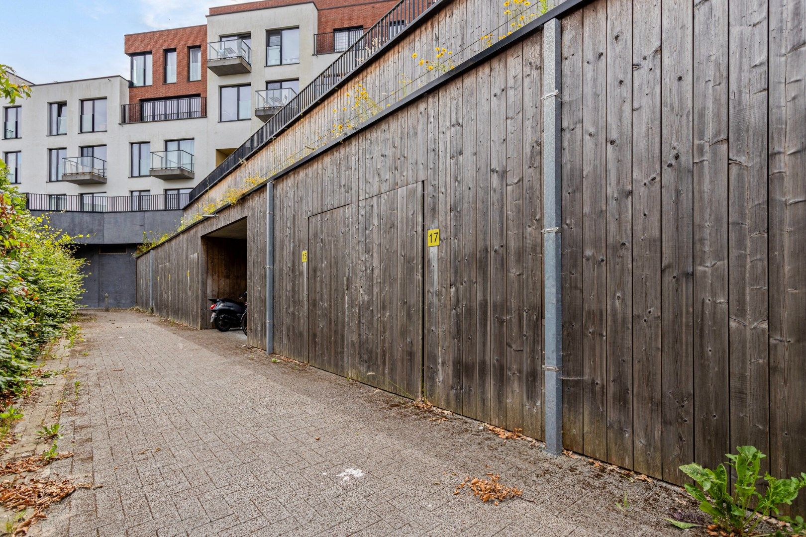 Halfopen bebouwing met vier slaapkamers en tuin in Gent foto 25