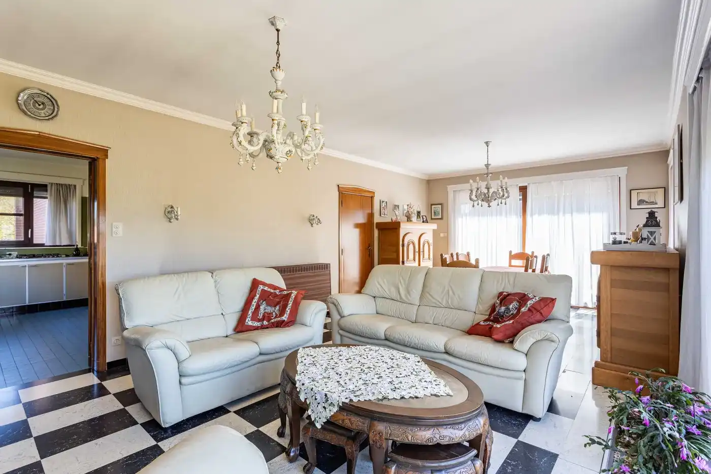 Ruime alleenstaande woning te Kerkhove. foto 9