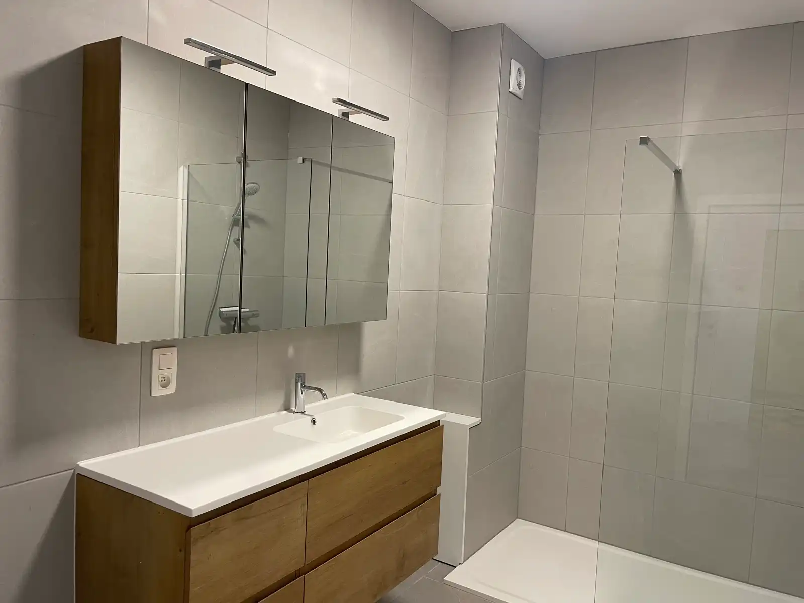 Leemans Immobiliën biedt u dit instapklare appartement te huur aan in Asse foto 14