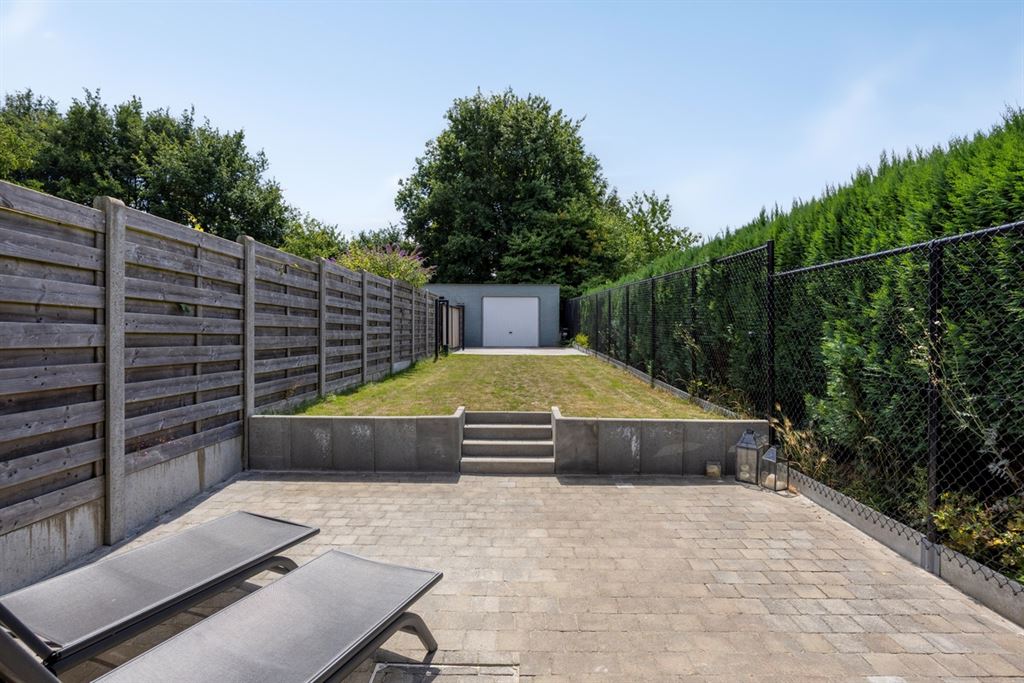 Knappe gerenoveerde woning op een gunstige locatie te Gelrode!  foto 26