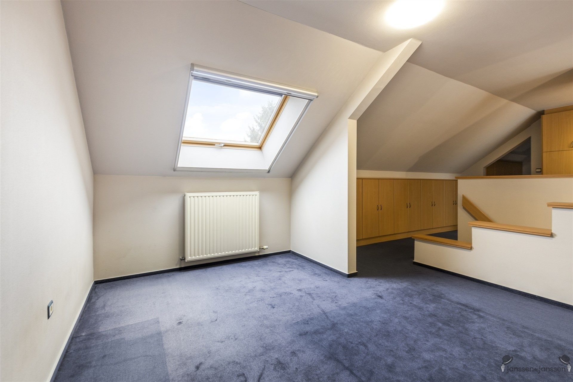 Ruime, goed onderhouden woning met prachtige tuin in Elsum Geel foto 18