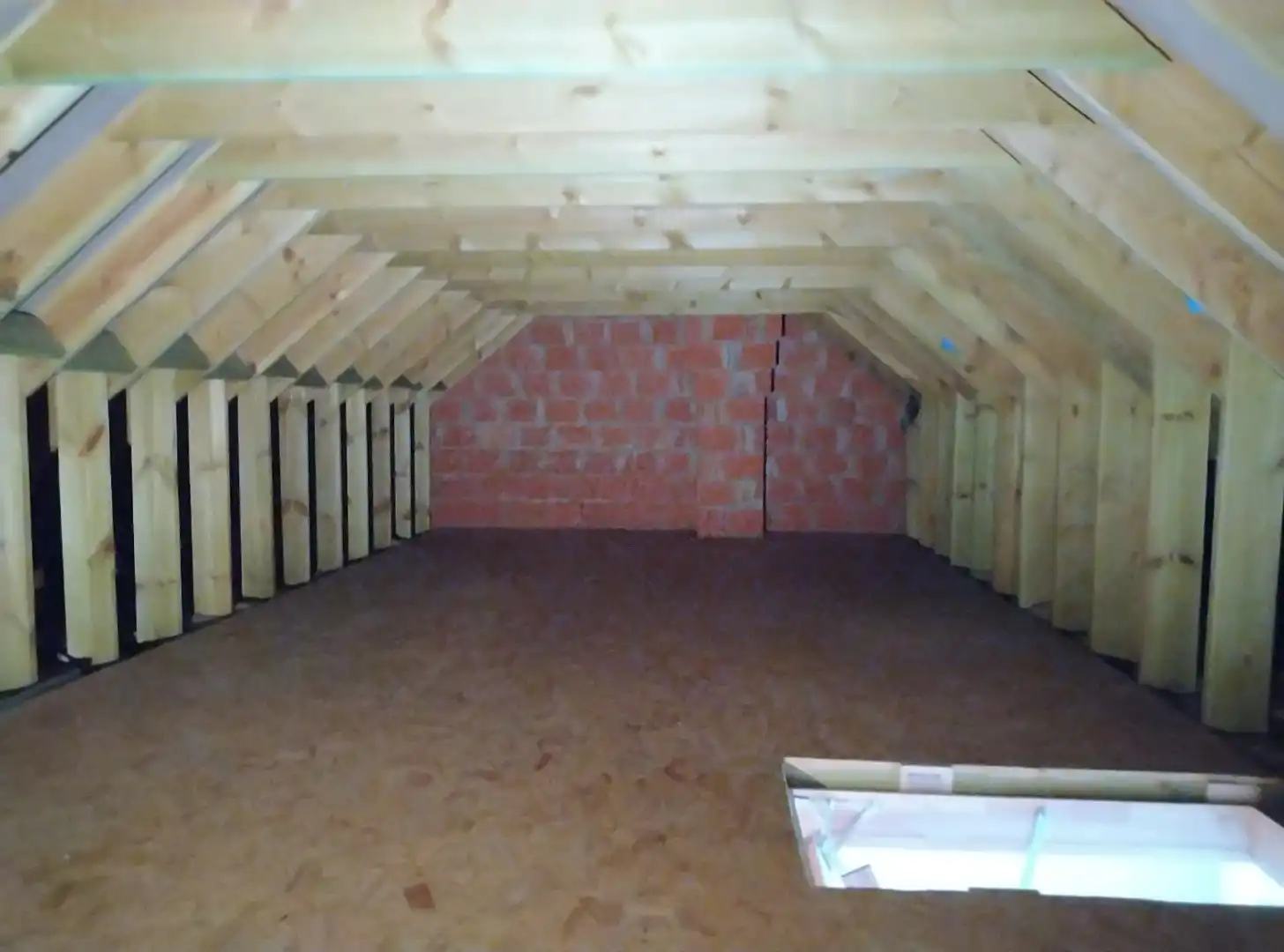 Ruime 3-gevelwoning met tuin foto 19