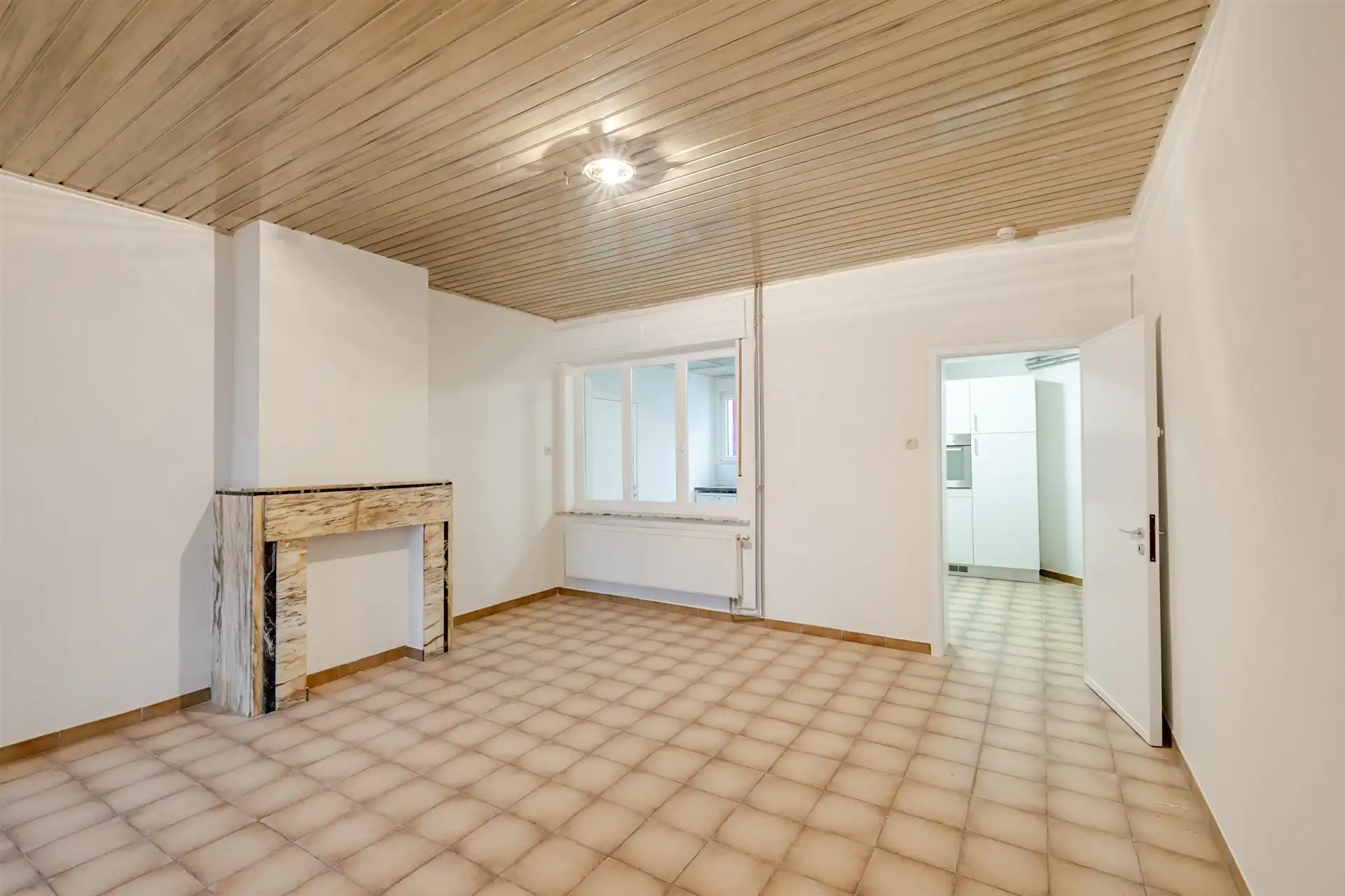 Charmante gezinswoning met tuin en zijdoorgang in rustige straat te Denderleeuw foto 7