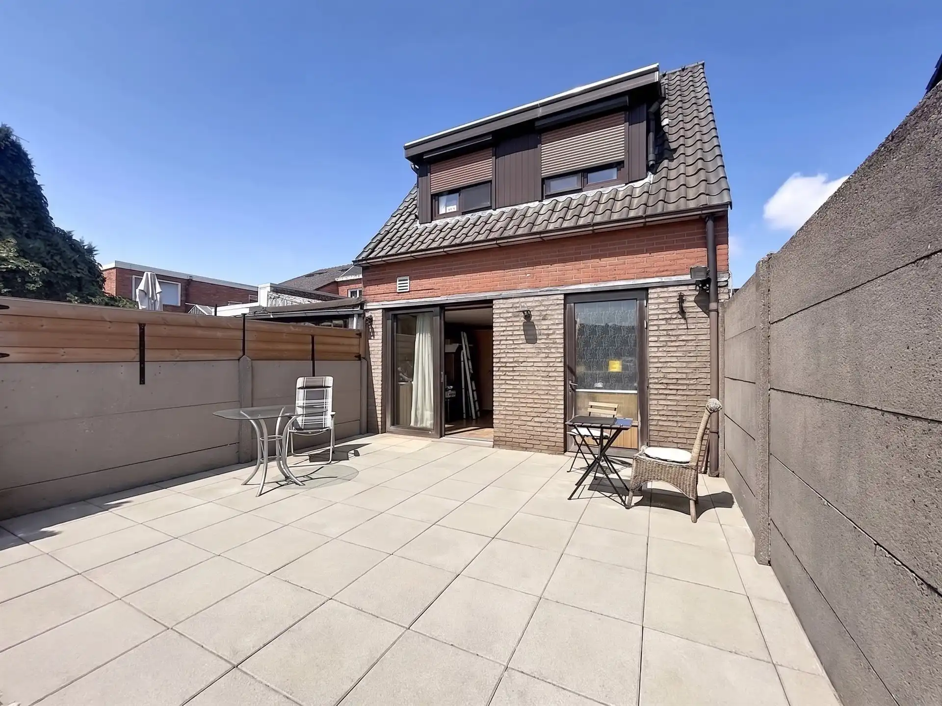 Op te frissen gezinswoning met 4 slaapkamers en tuin! foto 4