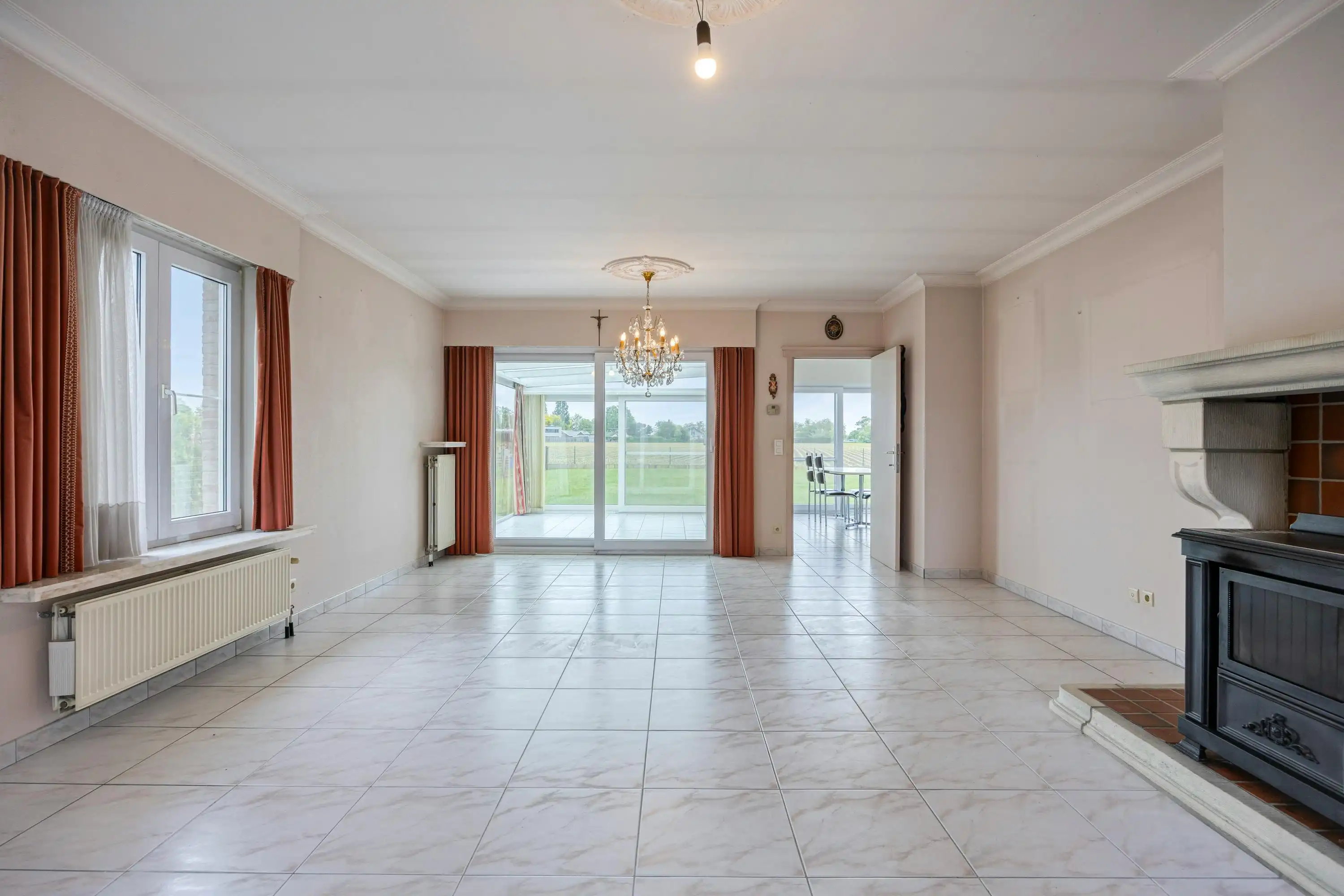 Charmante, op te frissen woning op een toplocatie in Aalter foto 3