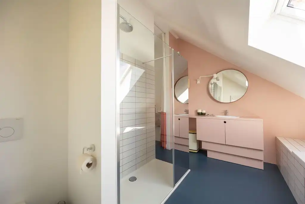 Piekfijn gerenoveerd huis met zonnige stadstuin vlakbij Park Spoor Noord  foto 21