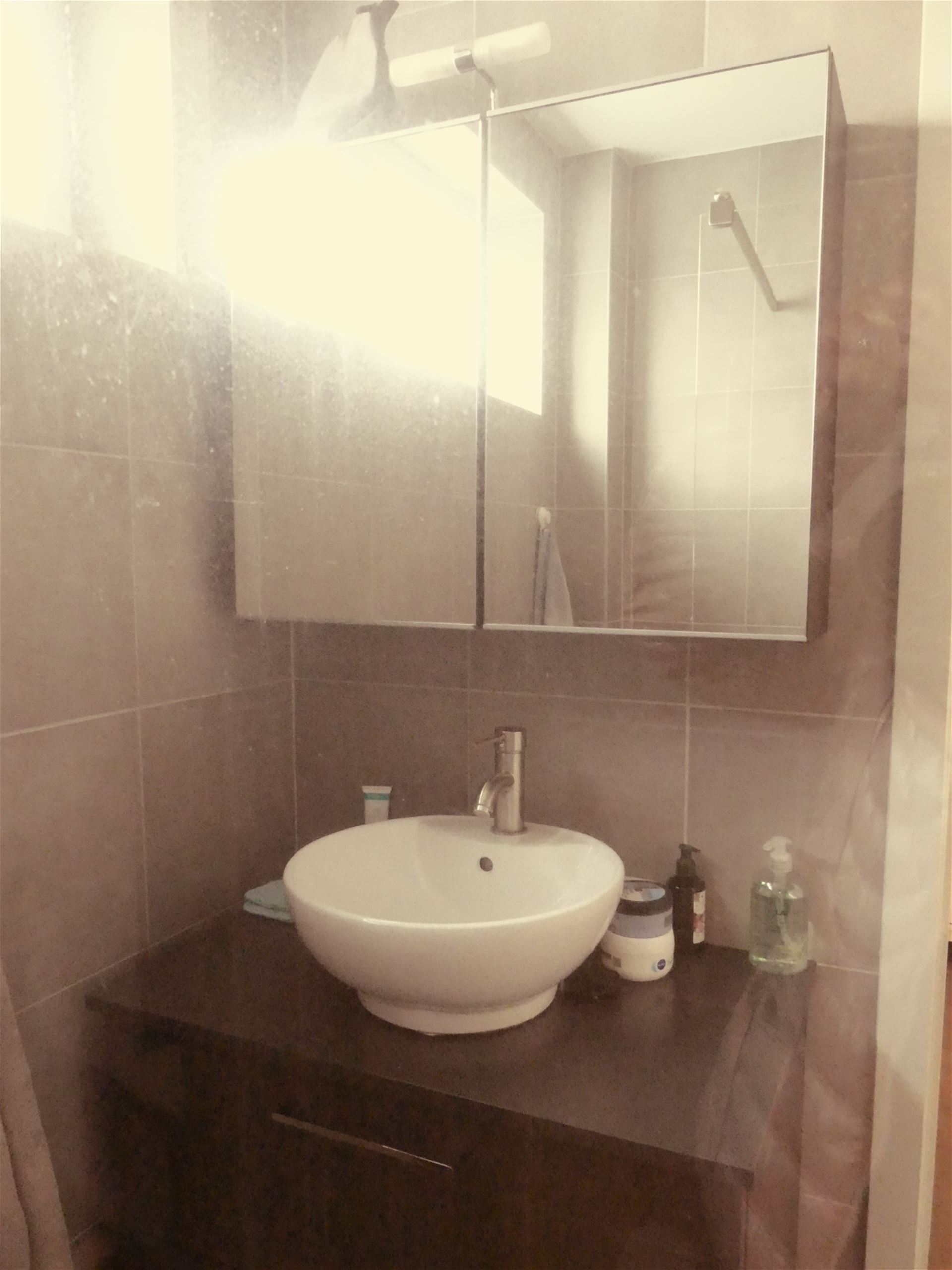 Ruim en instapklaar appartement nabij het centrum! foto 9