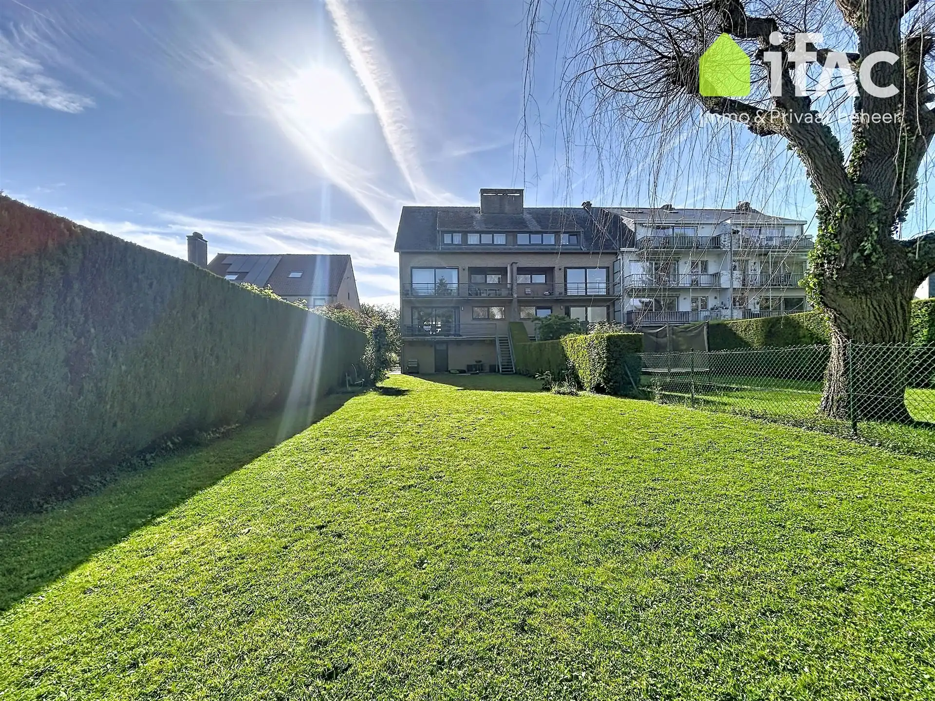 Prachtige duplex met 3 slaapkamers, garage en tuin foto 9