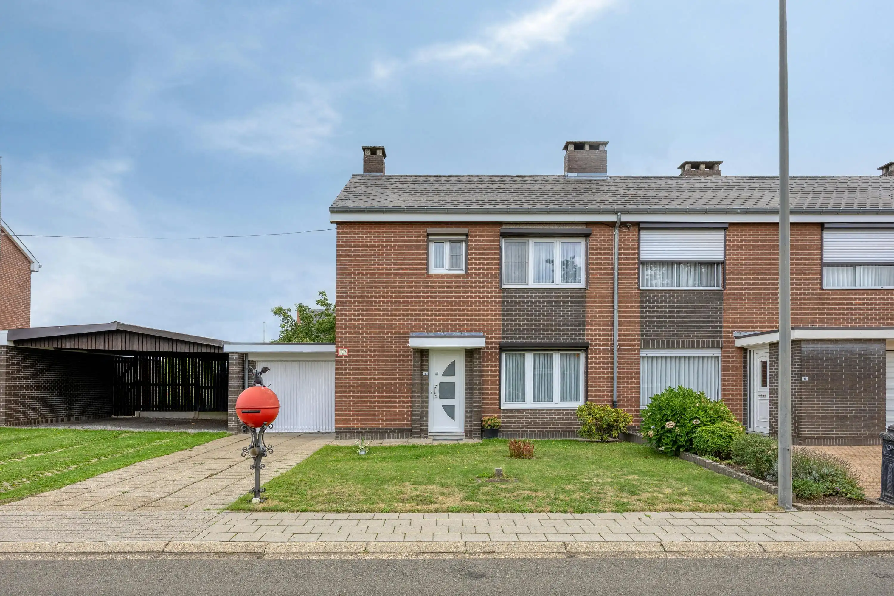 Halfopen bebouwing met drie slaapkamers te Sint-Lambrechts-Herk foto 2