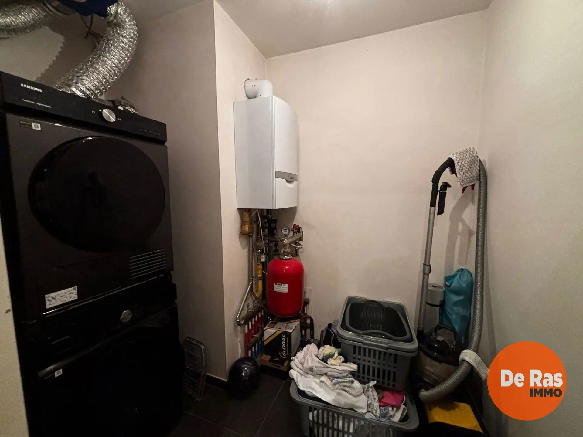 BURST - Recent, gelijkvloers appartement met staanplaats. foto 11