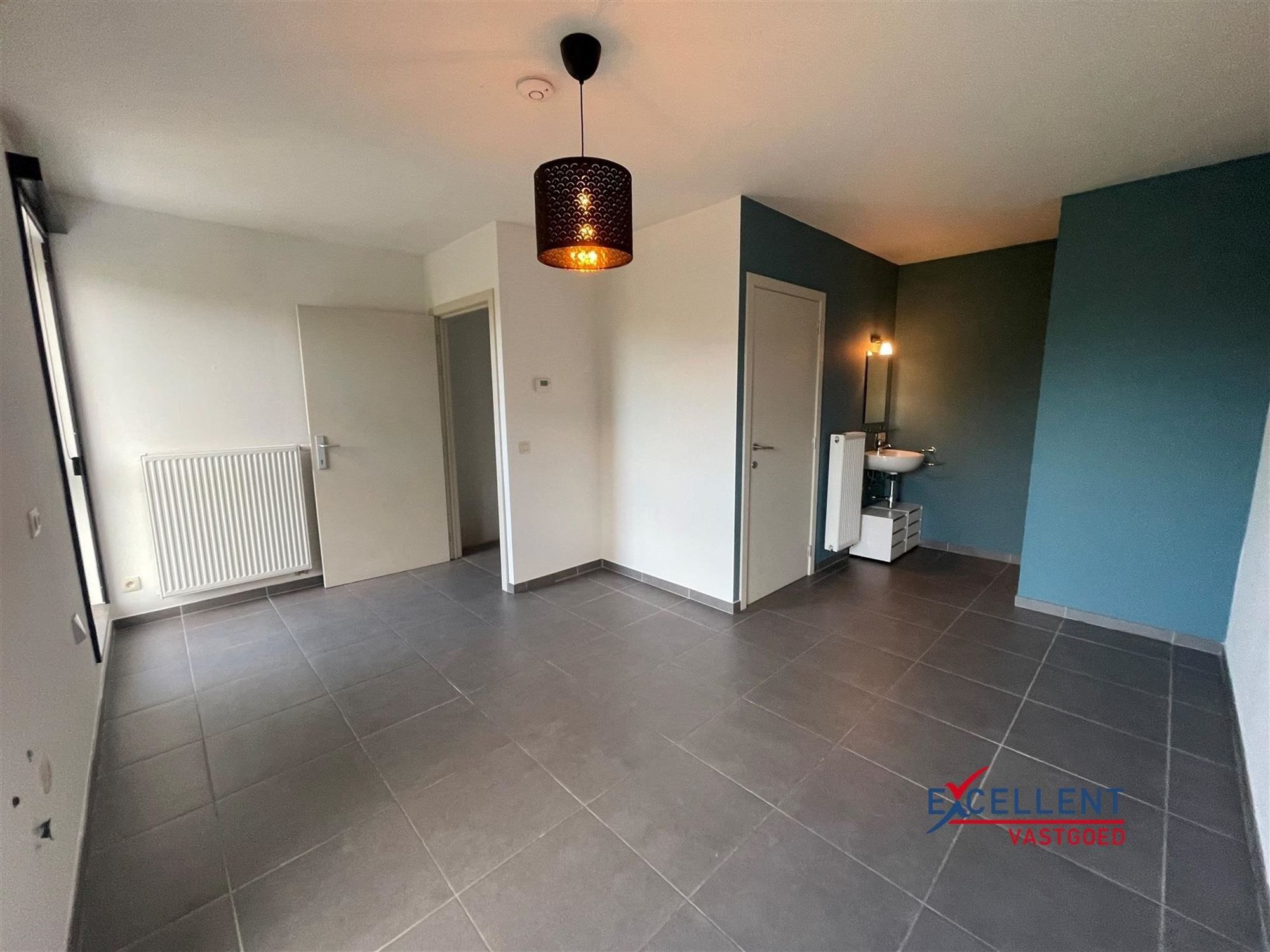 Recente halfopen woning te huur in centrum Gavere foto 5