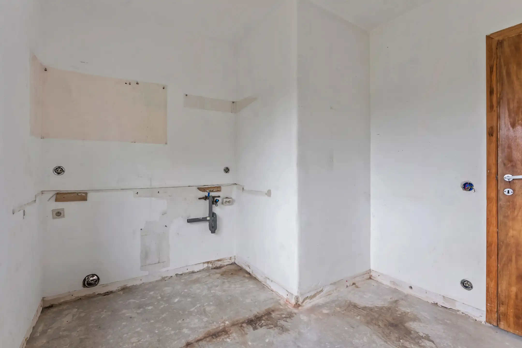 Te renoveren woning op 12a85ca te Valmeer foto 12