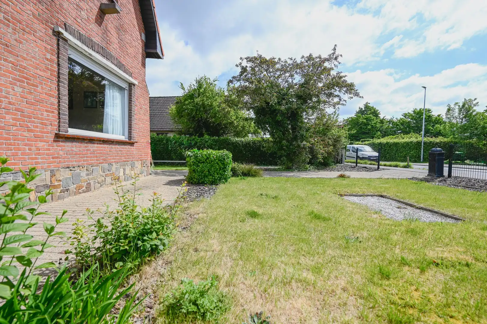 Charmante en authentieke woning met ruime tuin foto 22