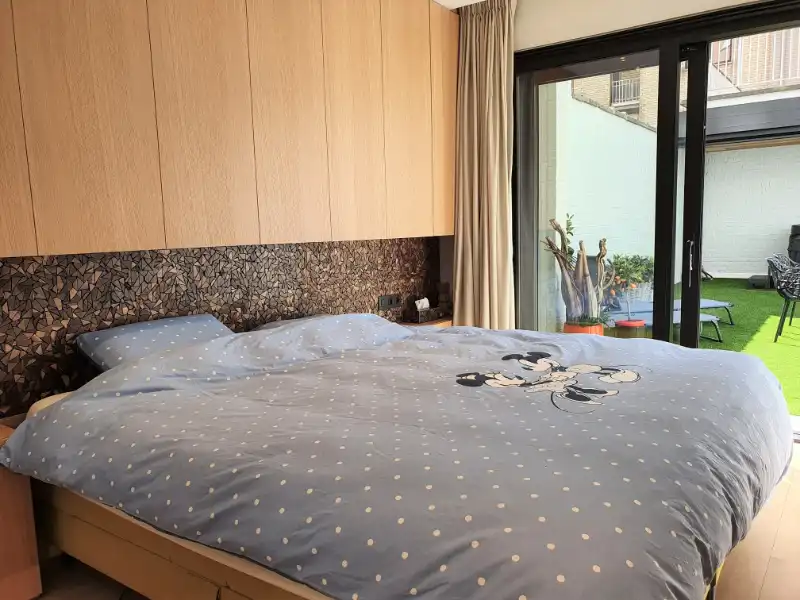 Luxueus gerenoveerd 3-slaapkamer appartement op de Zeedijk van Oostduinkerke te koop foto 11