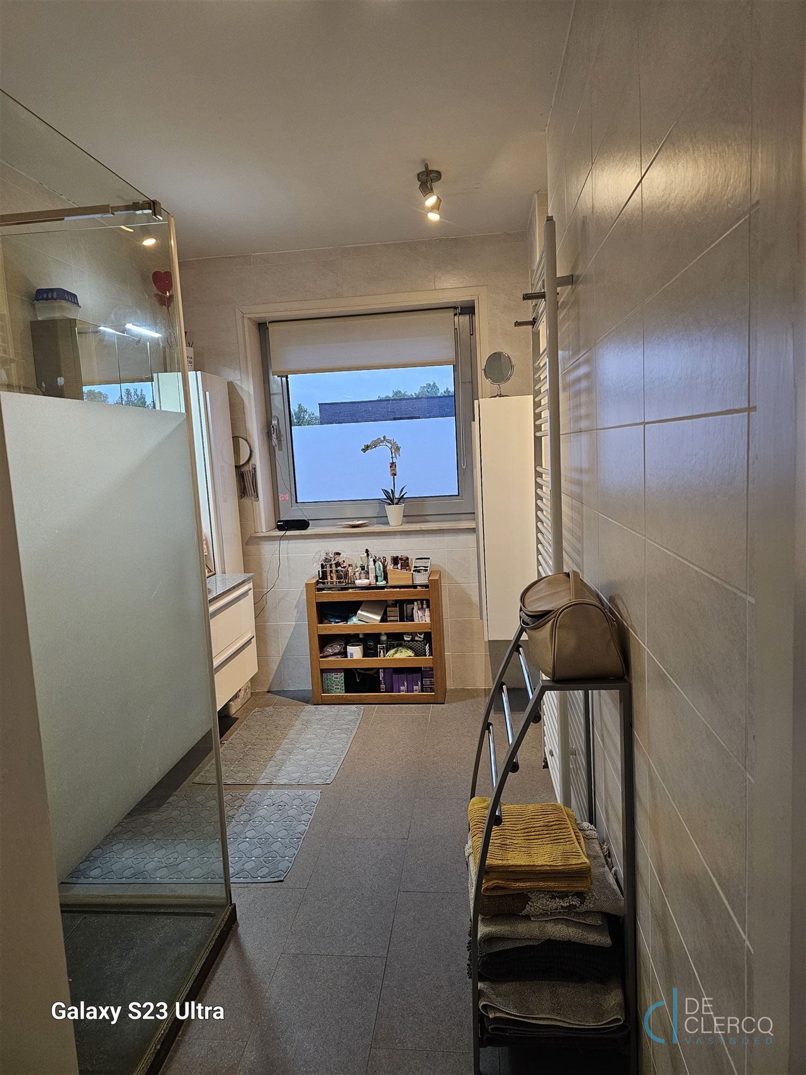 Ruime, gesloten bebouwing TE HUUR in Desteldonk! foto 8