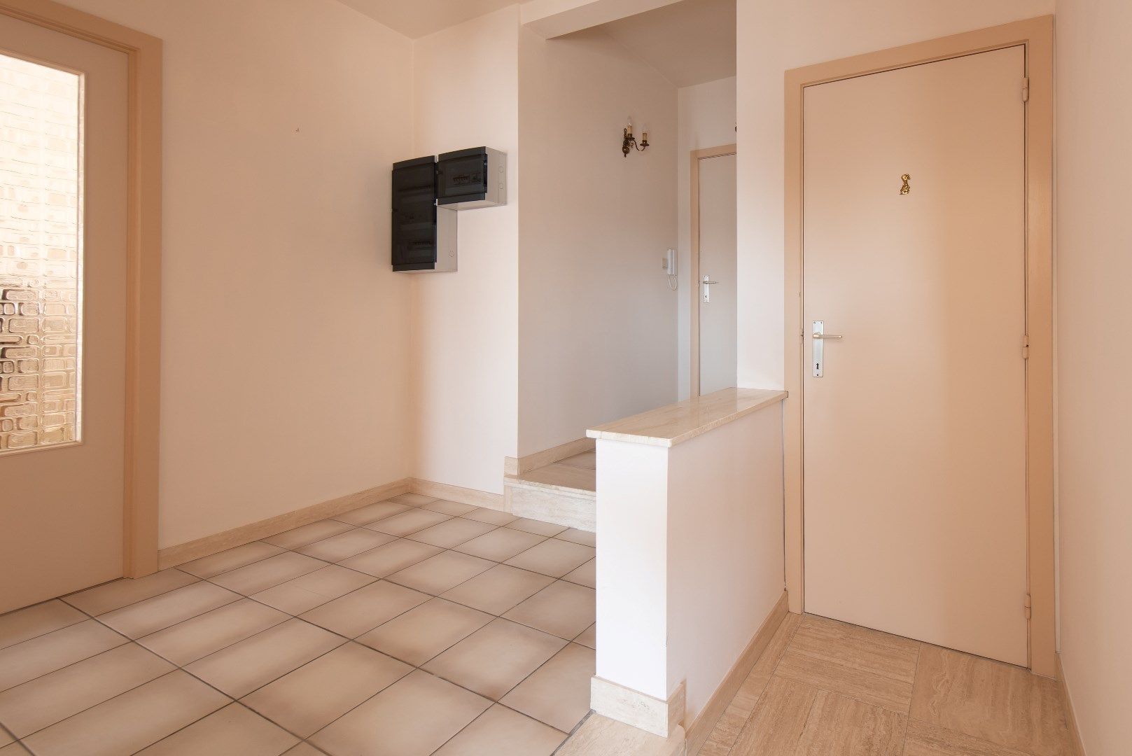 Mooi instapklaar 2 slaapkamer appartement in Raversijde met zijdelings zicht op zee foto 4