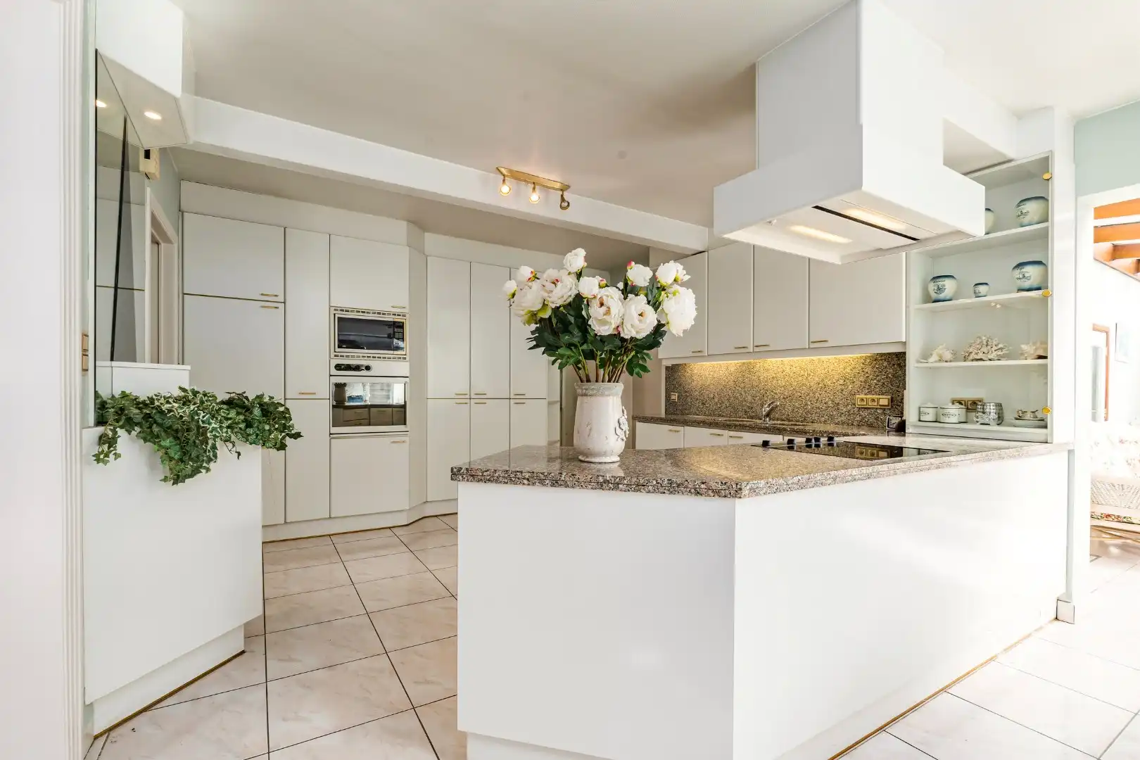 Instapklare woning met 3 slaapkamers en tuin te Ichtegem foto 8