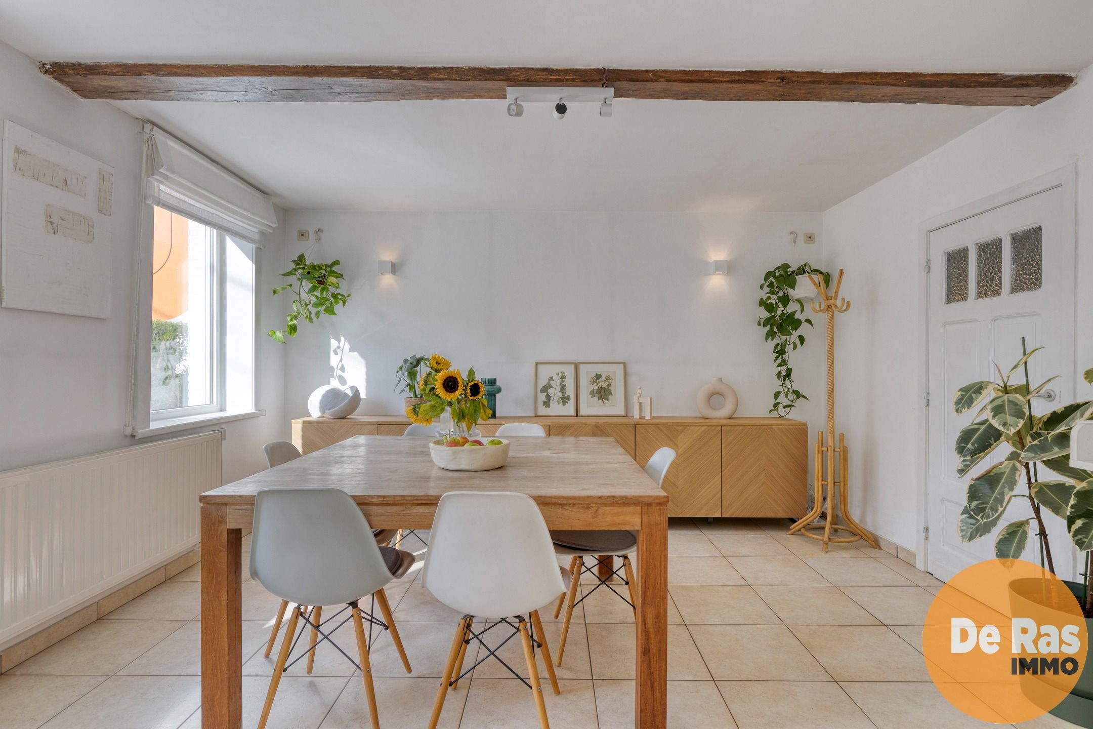 BURST - Instapklare woning met bijgebouw en ruime tuin foto 7