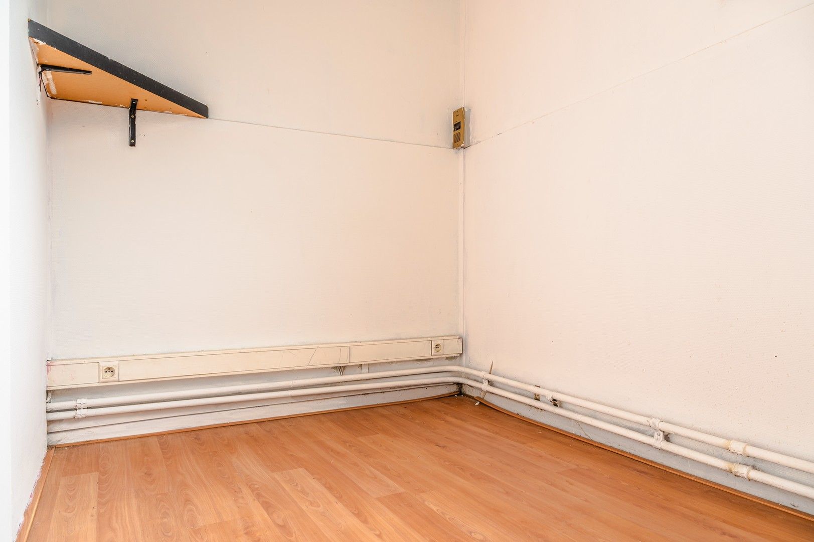 Commerciële ruimte met zichtlocatie – 103 m² in centrum Burcht! foto 12