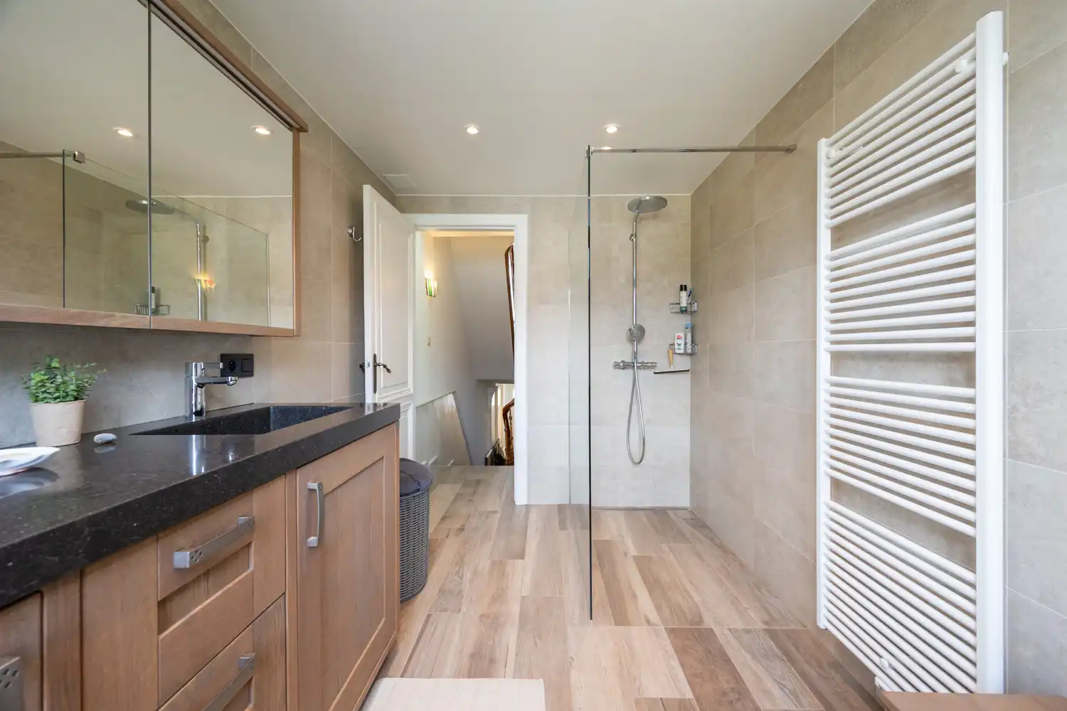 Karaktervolle, instapklare herenwoning met heerlijke stadstuin op toplocatie te Antwerpen-Zuid foto 20