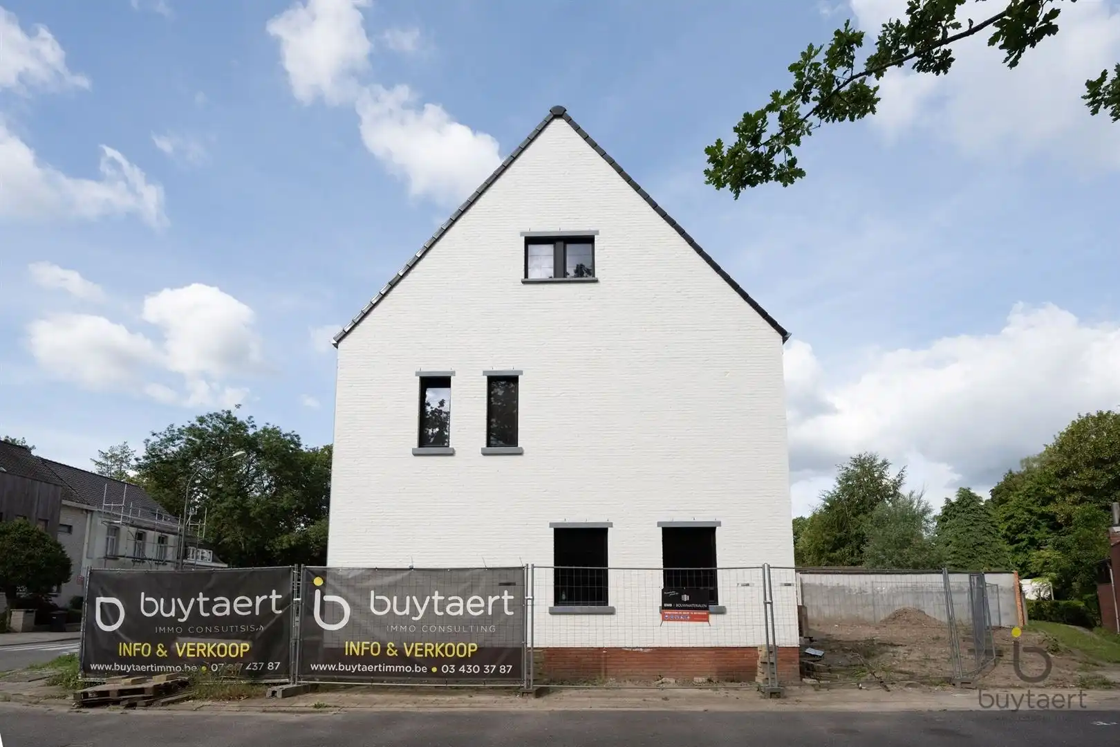 Tijdloze halfopen nieuwbouwwoning BEN-woning, bel-étage, ideaal woon-werk of voor zorgwoning. foto 3