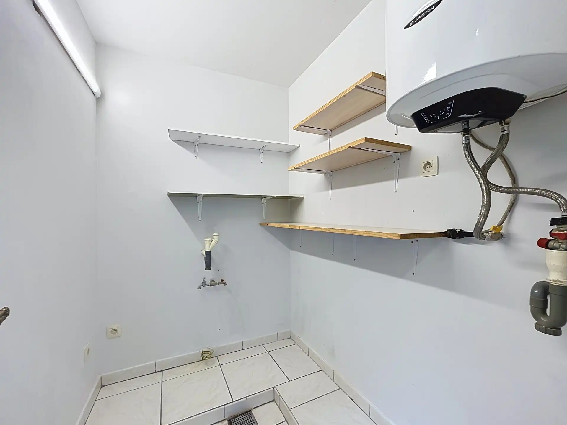 OPBRENGSTEIGENDOM MET 3 VOLLEDIG VERHUURDE APPARTEMENTEN – UITSTEKENDE INVESTERING IN SINT-PAUWELS foto 7