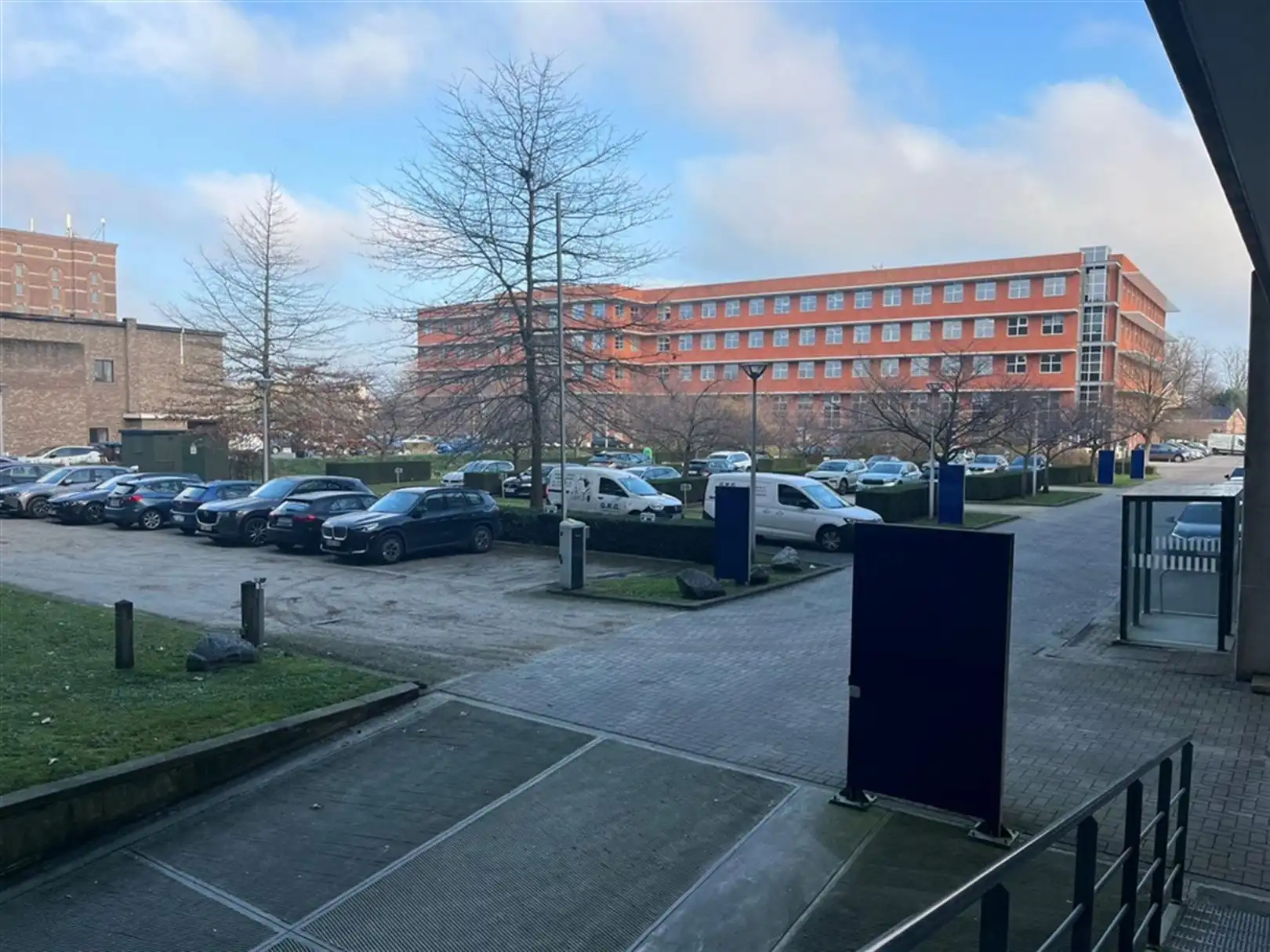 Kantoorgebouw foto 11