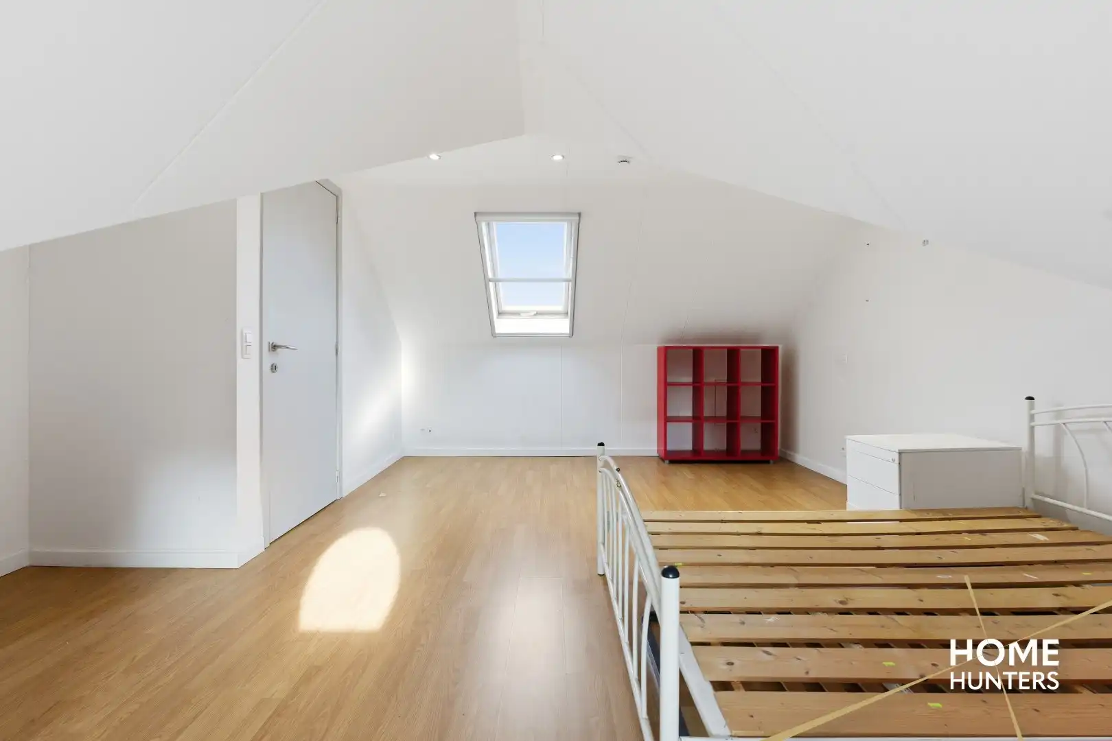 Unieke woning op ruim perceel met 6 slaapkamers in hartje Zarren! foto 15