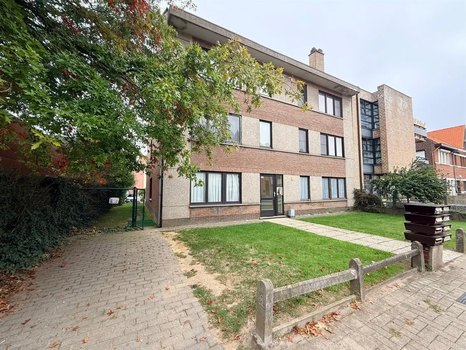 APPARTEMENT OP DE 3 E VERDIEPING foto {{pictureIndex}}