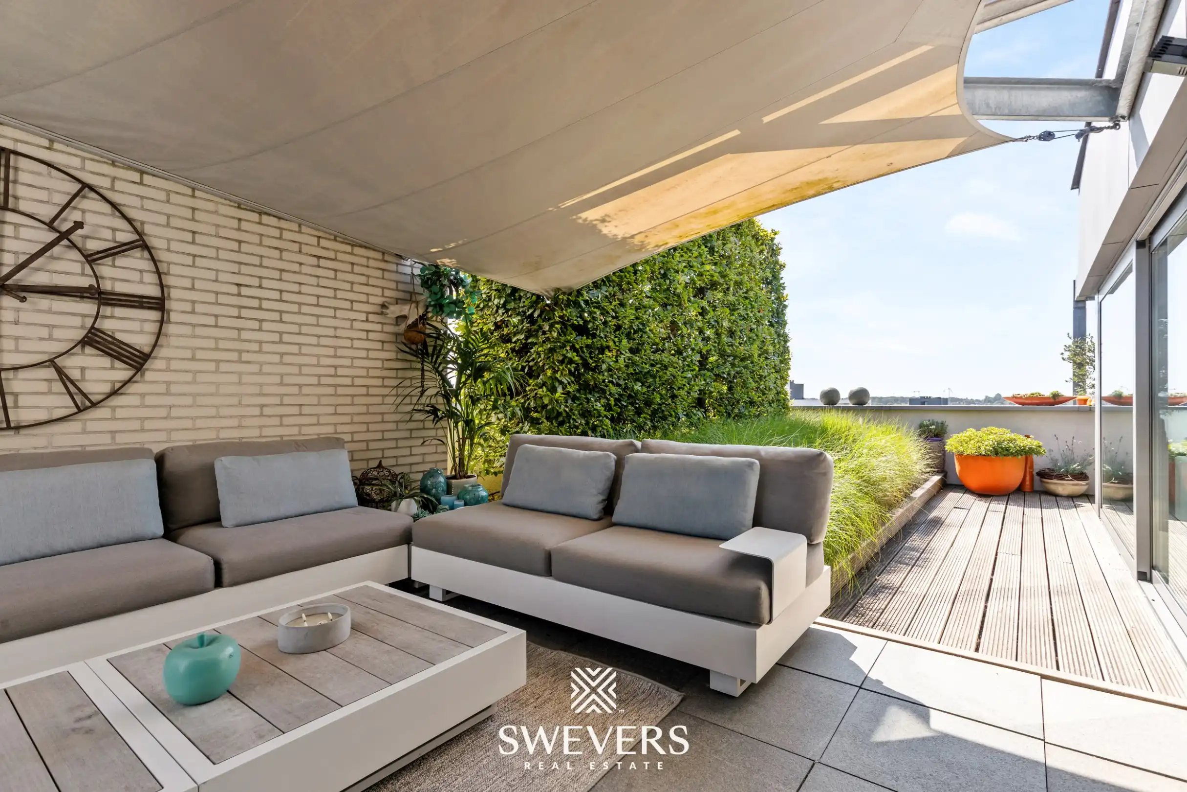 Exclusief penthouse met veel lichtinval en ruim panoramisch terras met prachtig ver uitzicht in centrum Genk foto 23
