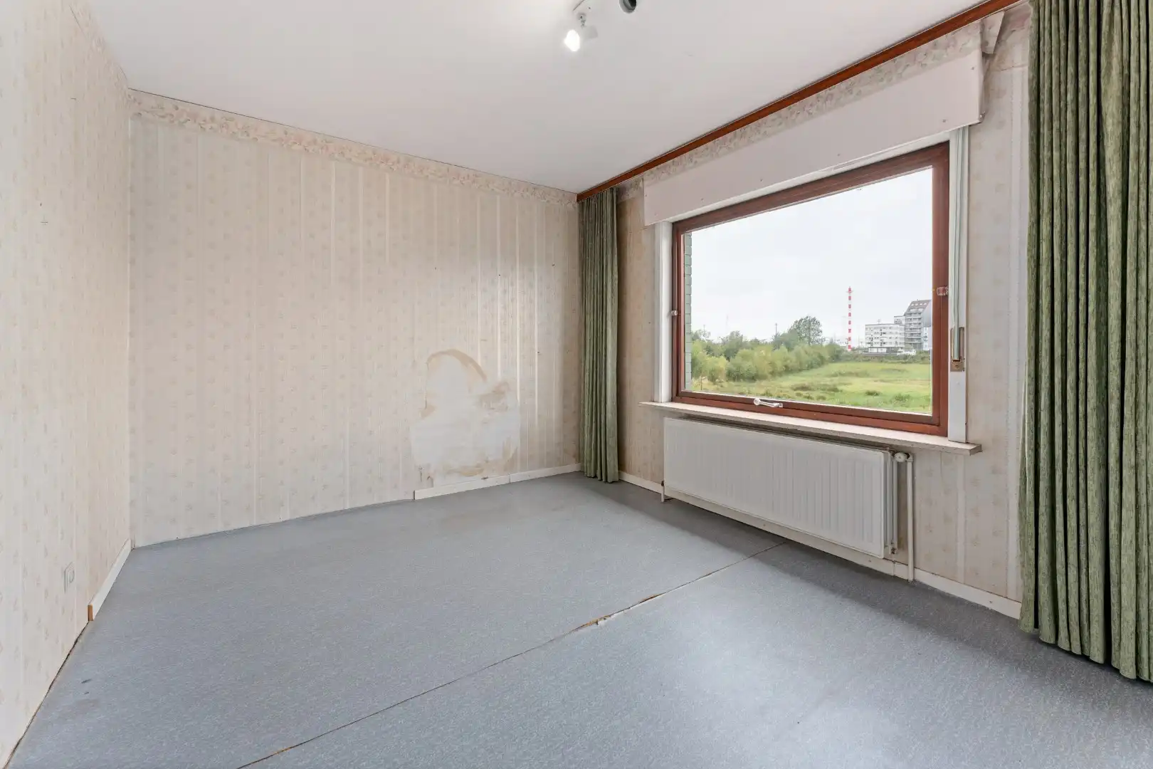 Te renoveren woning nabij zee en strand foto 14