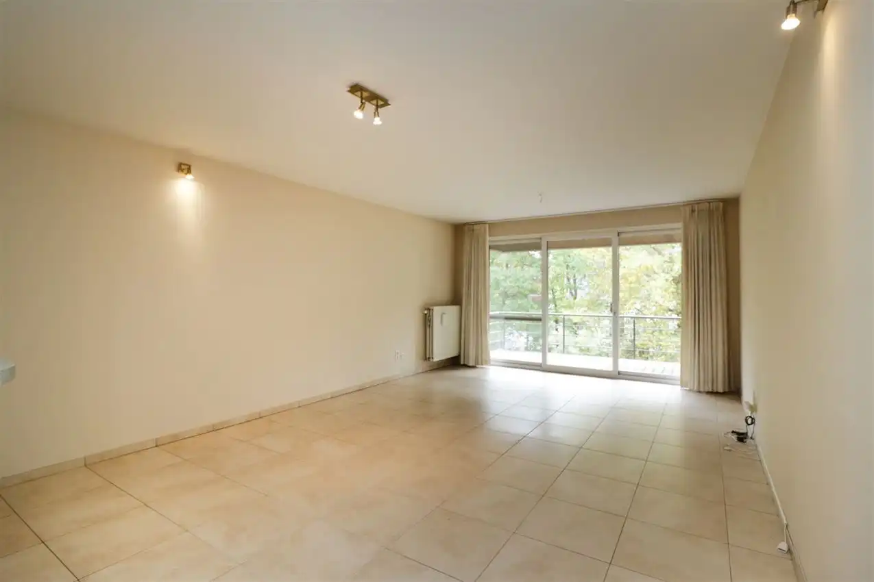 Appartement met 2 slpk., autostaanplaats en terras in centrum Aarschot foto 3