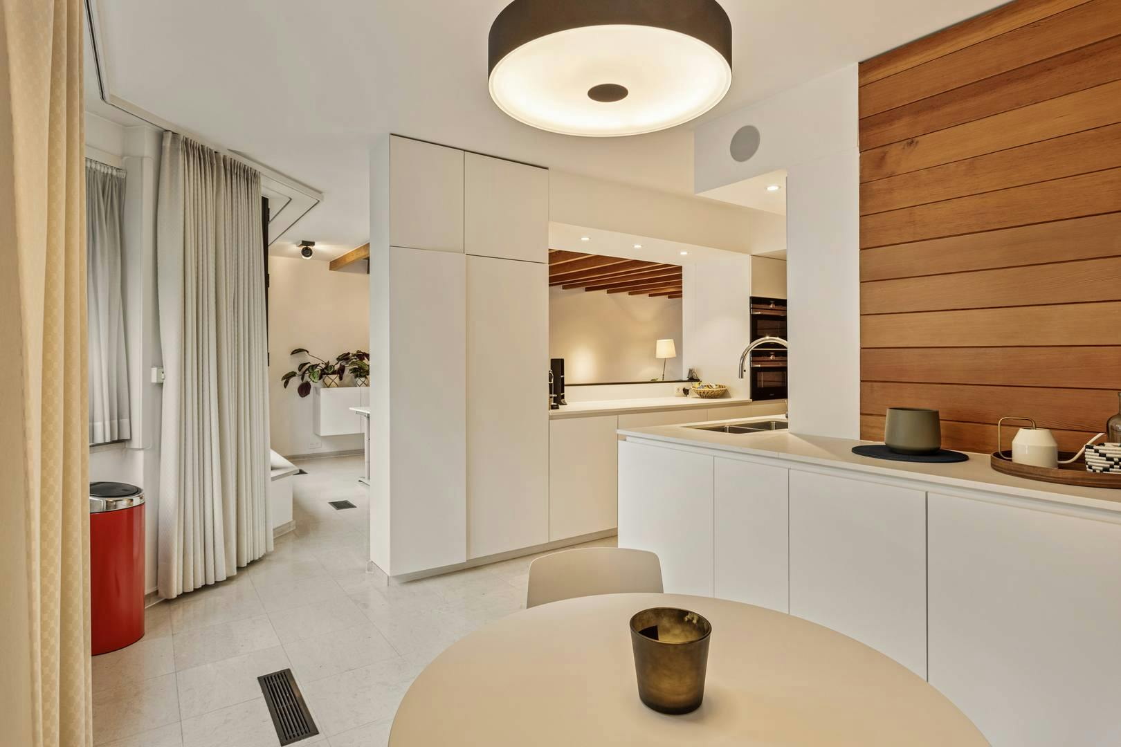 Stadswoning op toplocatie te koop in centrum Waregem foto {{pictureIndex}}