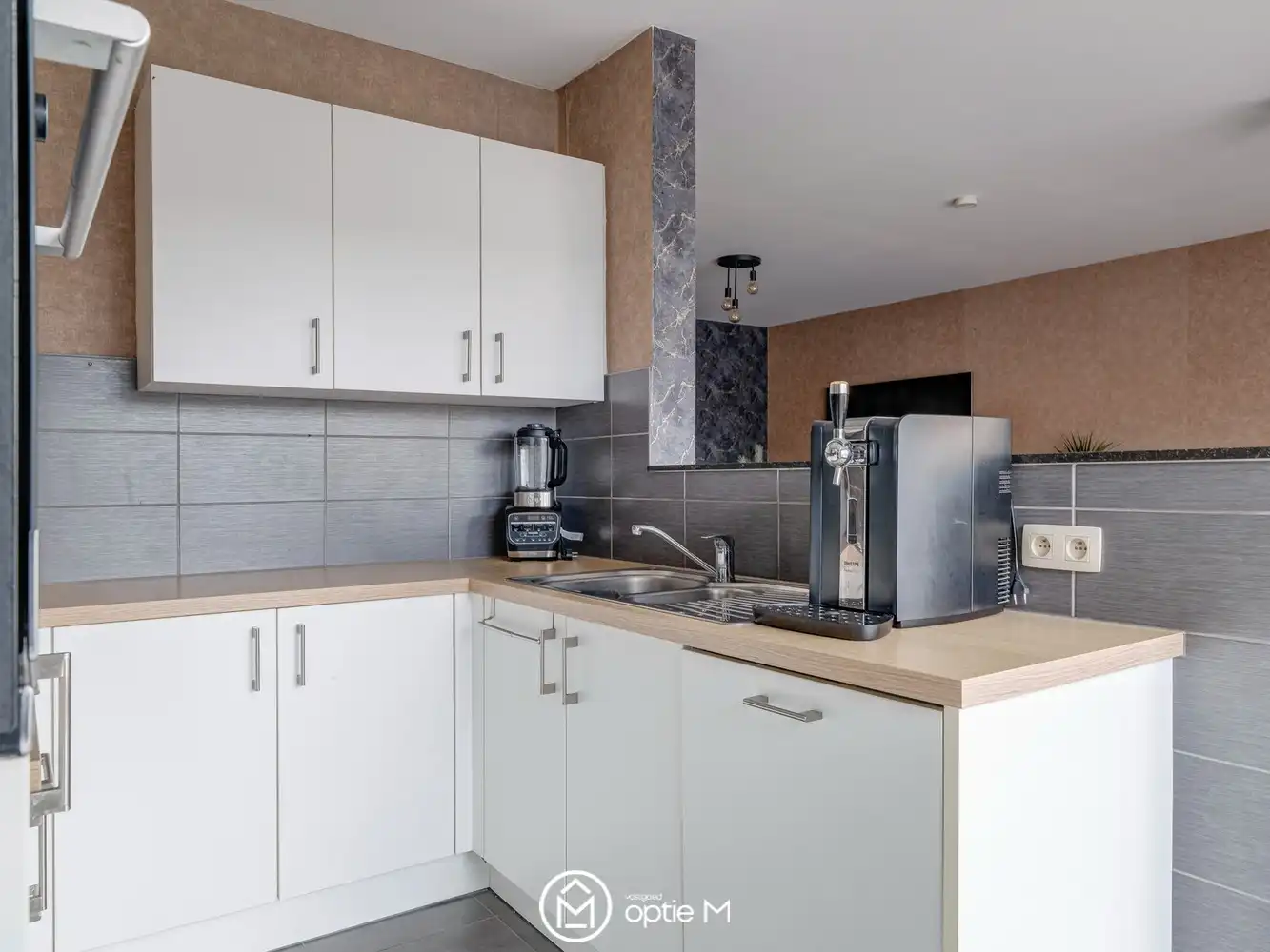 Ruim appartement in Bilzen-Hoeselt met parkeerplaats foto 14