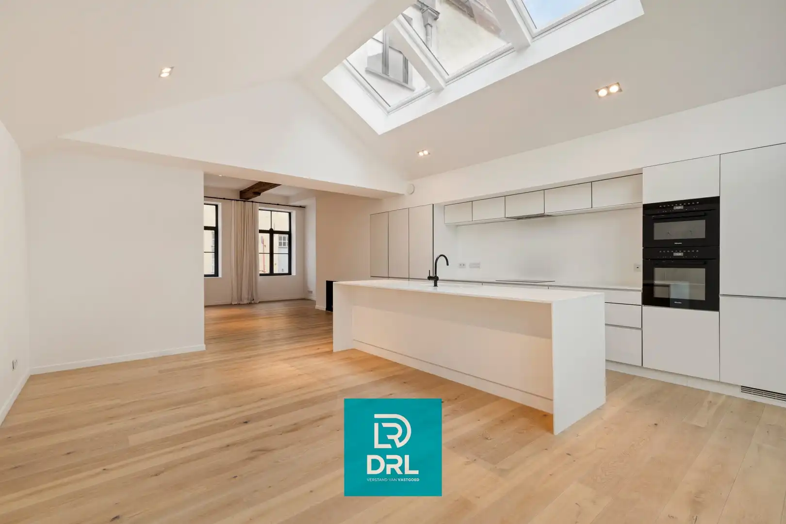 EXCLUSIEVE WOONST te BRUGGE CENTRUM foto {{pictureIndex}}