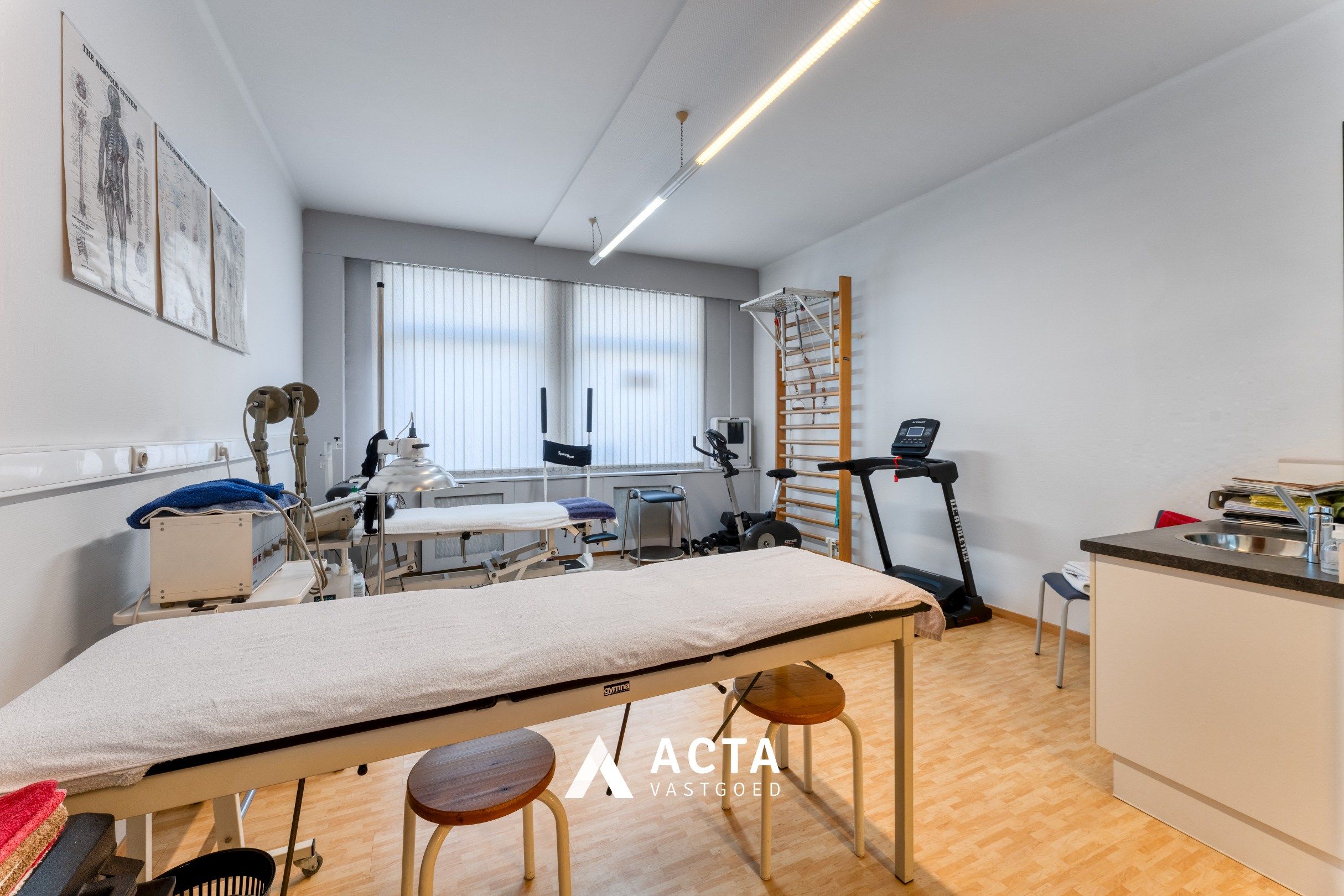 Charmant herenhuis- 3 slpk, praktijk +zonnige tuin foto 3