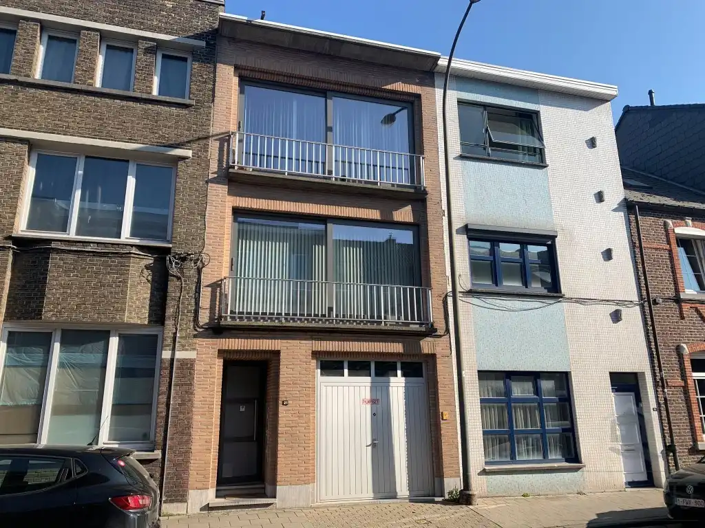 Gerenoveerd app. met ruim terras foto {{pictureIndex}}