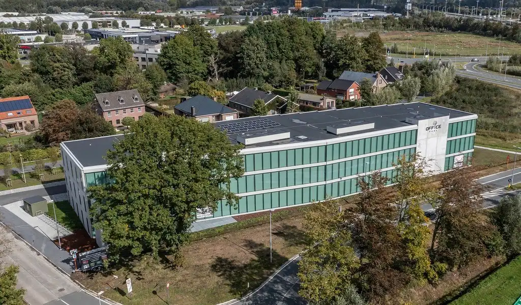 Energiezuinige kantoren te huur in Office Park aan E17 te Lokeren foto 24