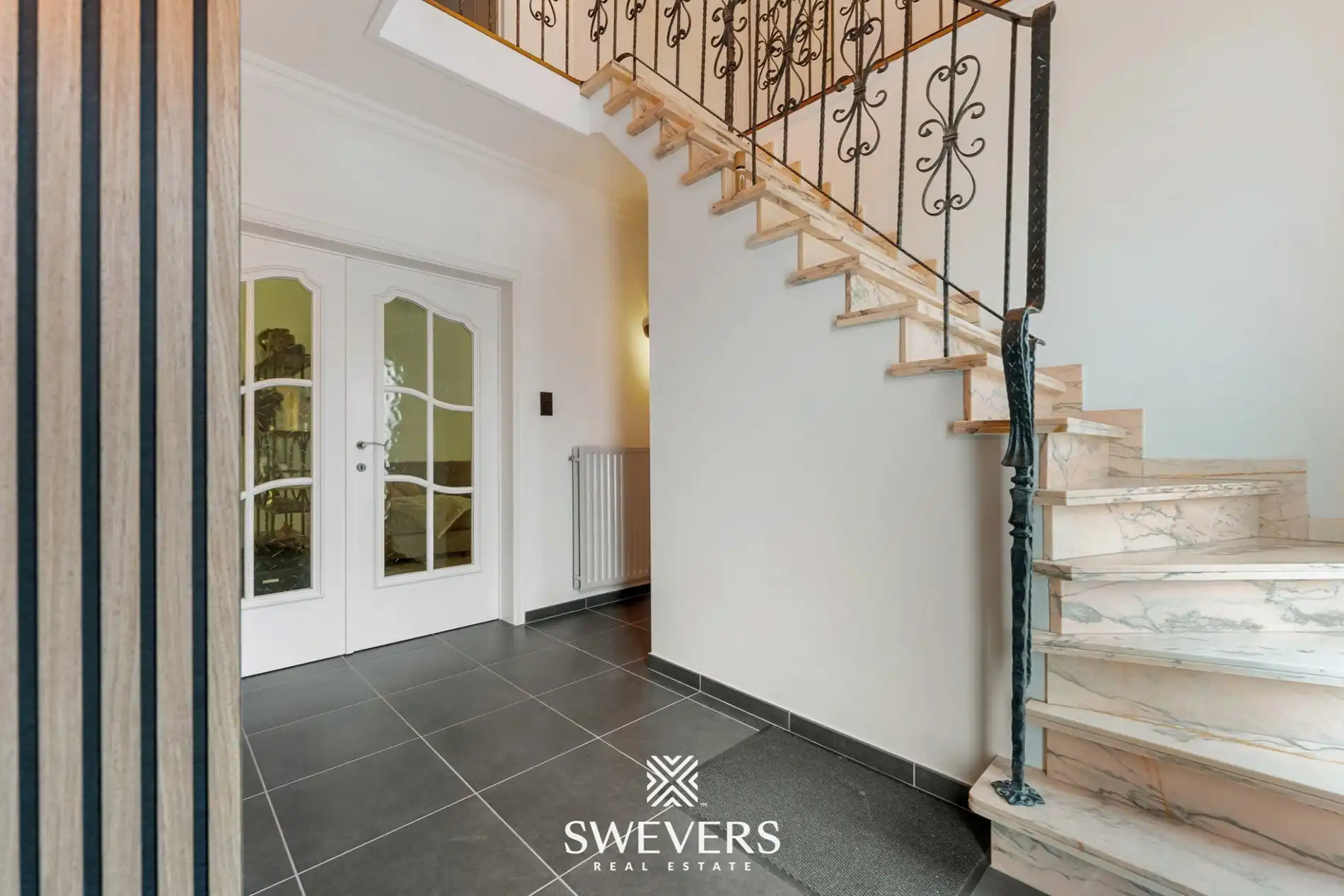 Volledig vernieuwd pareltje met terras, balkon & loods in Riemst foto 17