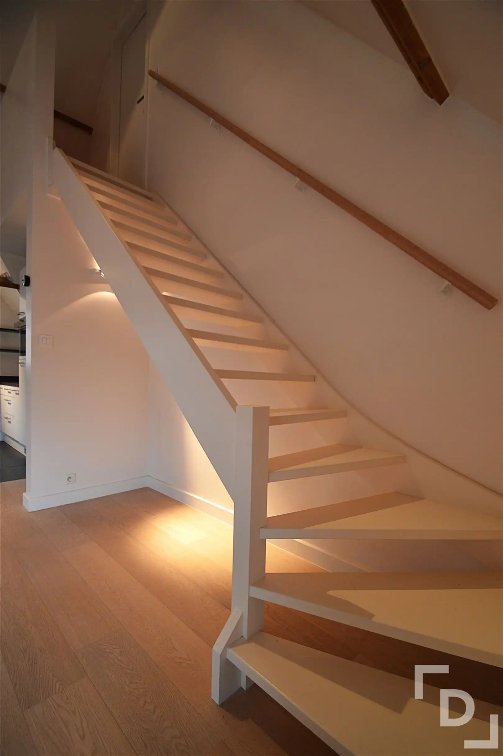 Ruim duplex appartement met garage te huur op toplocatie in Ieper foto 14